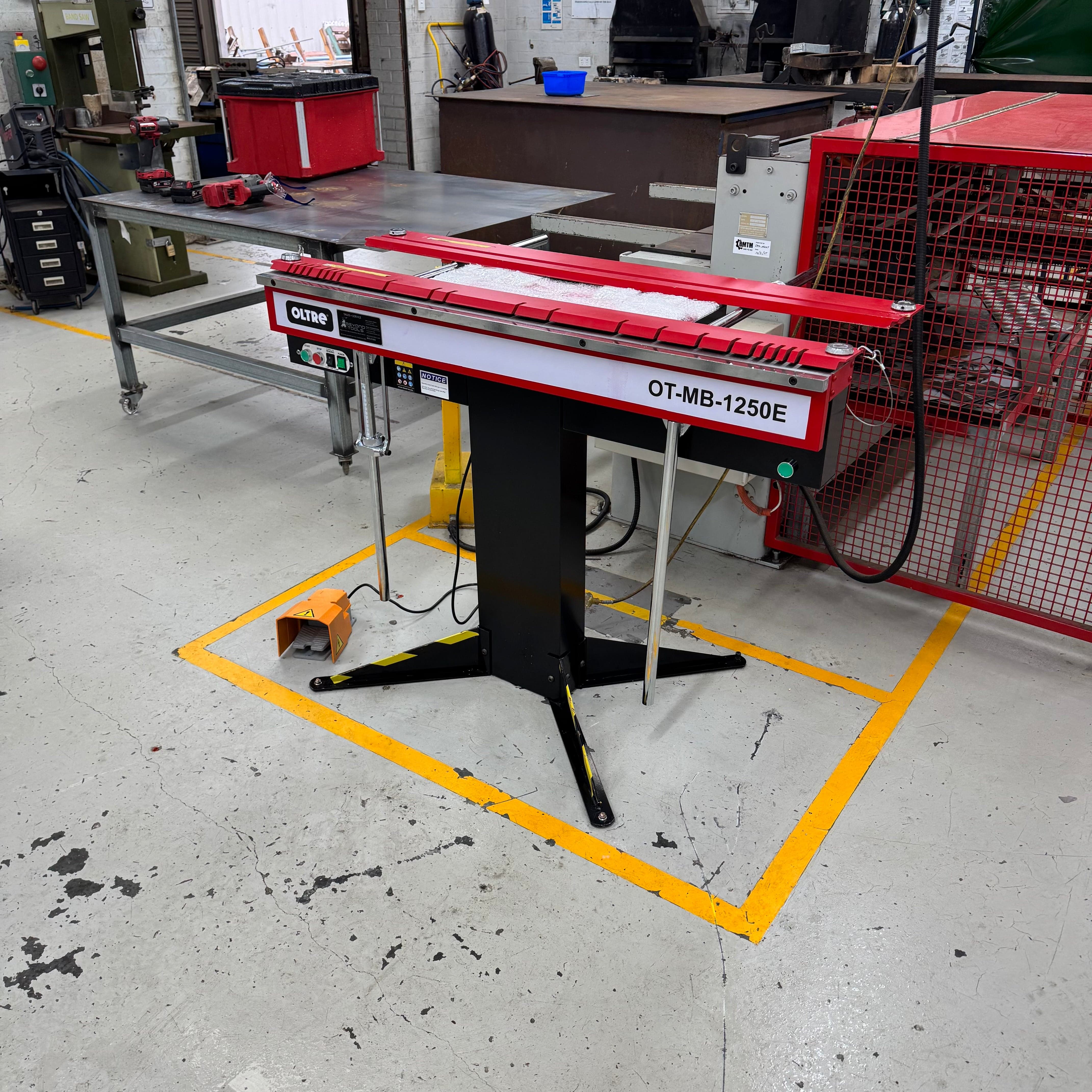 1250mm Magnetic Sheet Metal Bender 240V 1250E by Oltre X JDC Bend