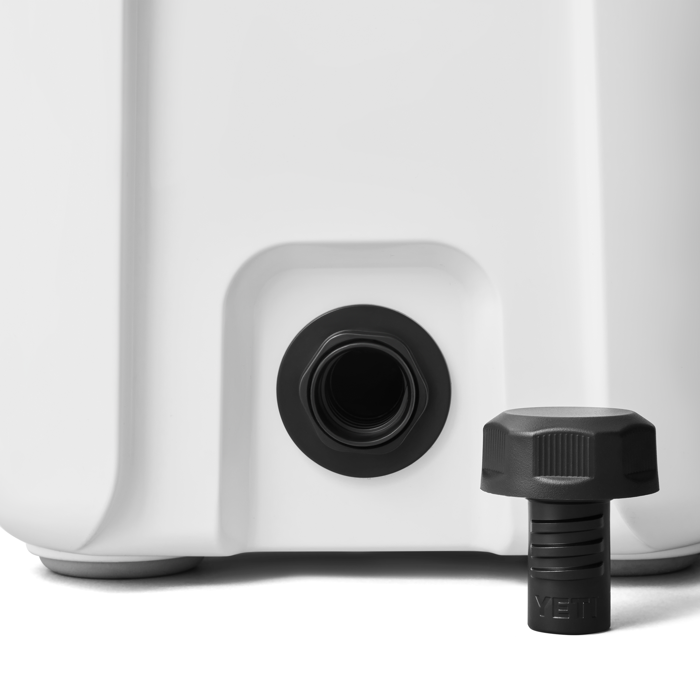 YETI Roadie® 15 Hard Cooler 10033010000