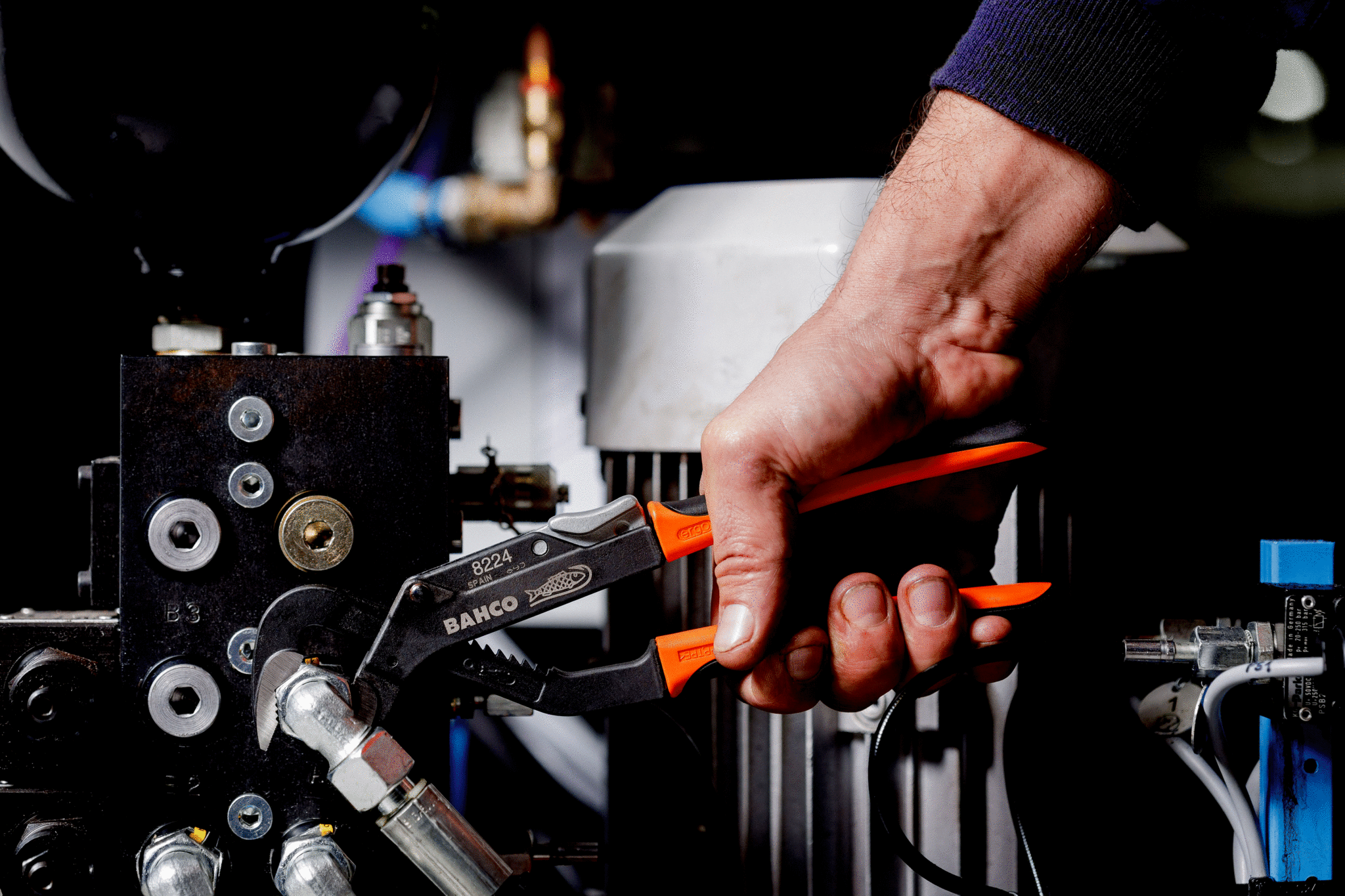 Bahco ERGO™ Slip Joint Water Pump Pliers with Dual-Component Handles and Phosphate Finish 8224