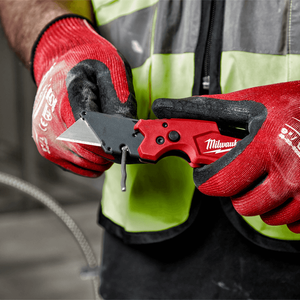 FASTBACK™ 6 In 1 Folding Utility Knife - 48221505 by Milwaukee
