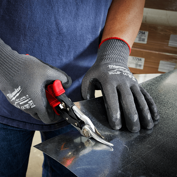 Cut 5(E) Nitrile Dipped Gloves by Milwaukee