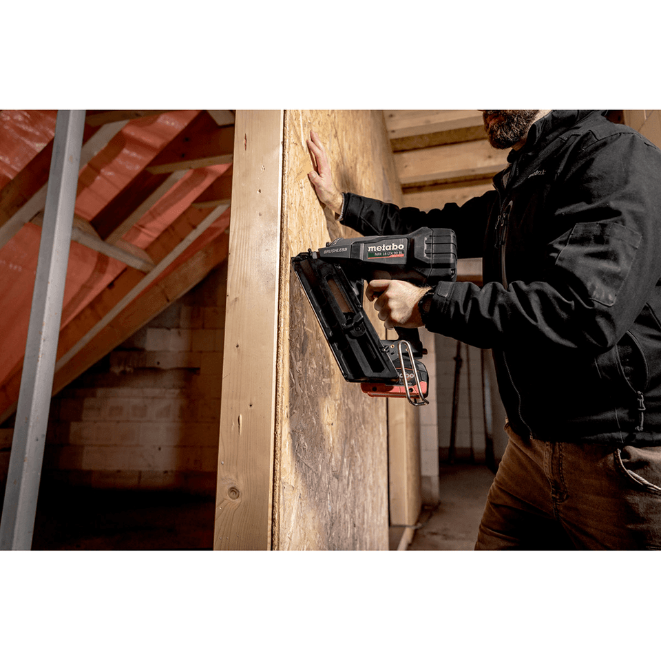 18V 5.5Ah Brushless Cordless Framing Nailer Kit - AU61209000 by Metabo