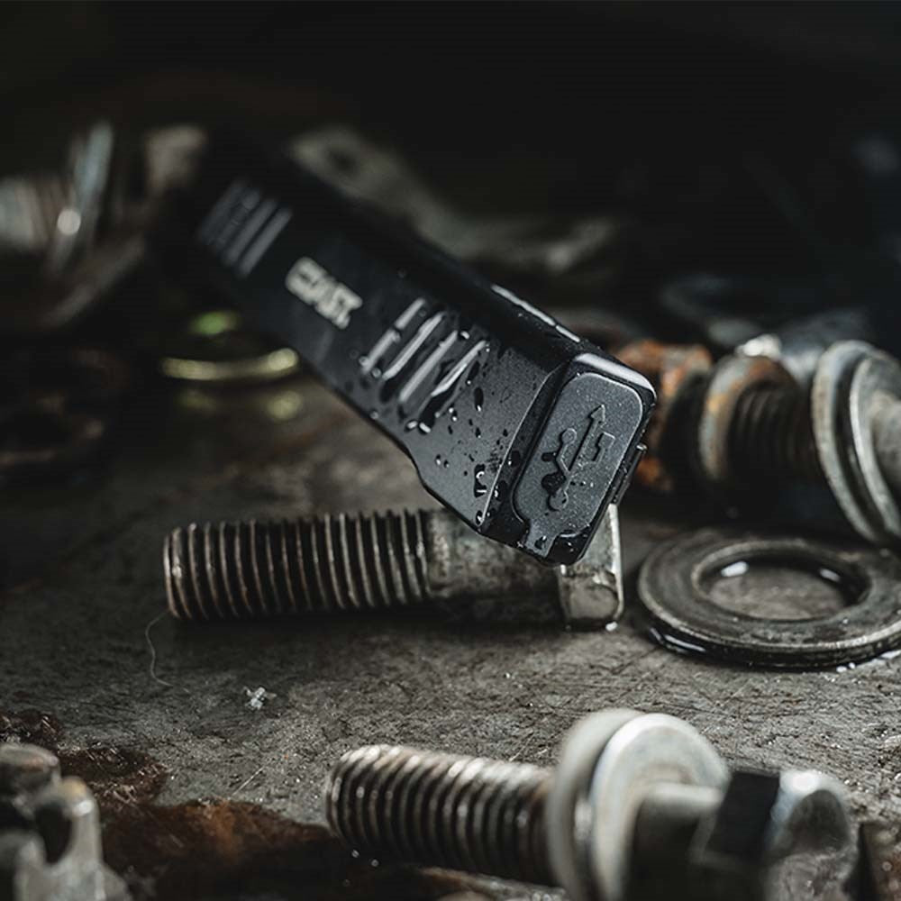 Coast Slayer Pro Laser Rechargeable 1000 Lumen Pocket Torch with Red Laser COASLAYERPROLASER (811816)