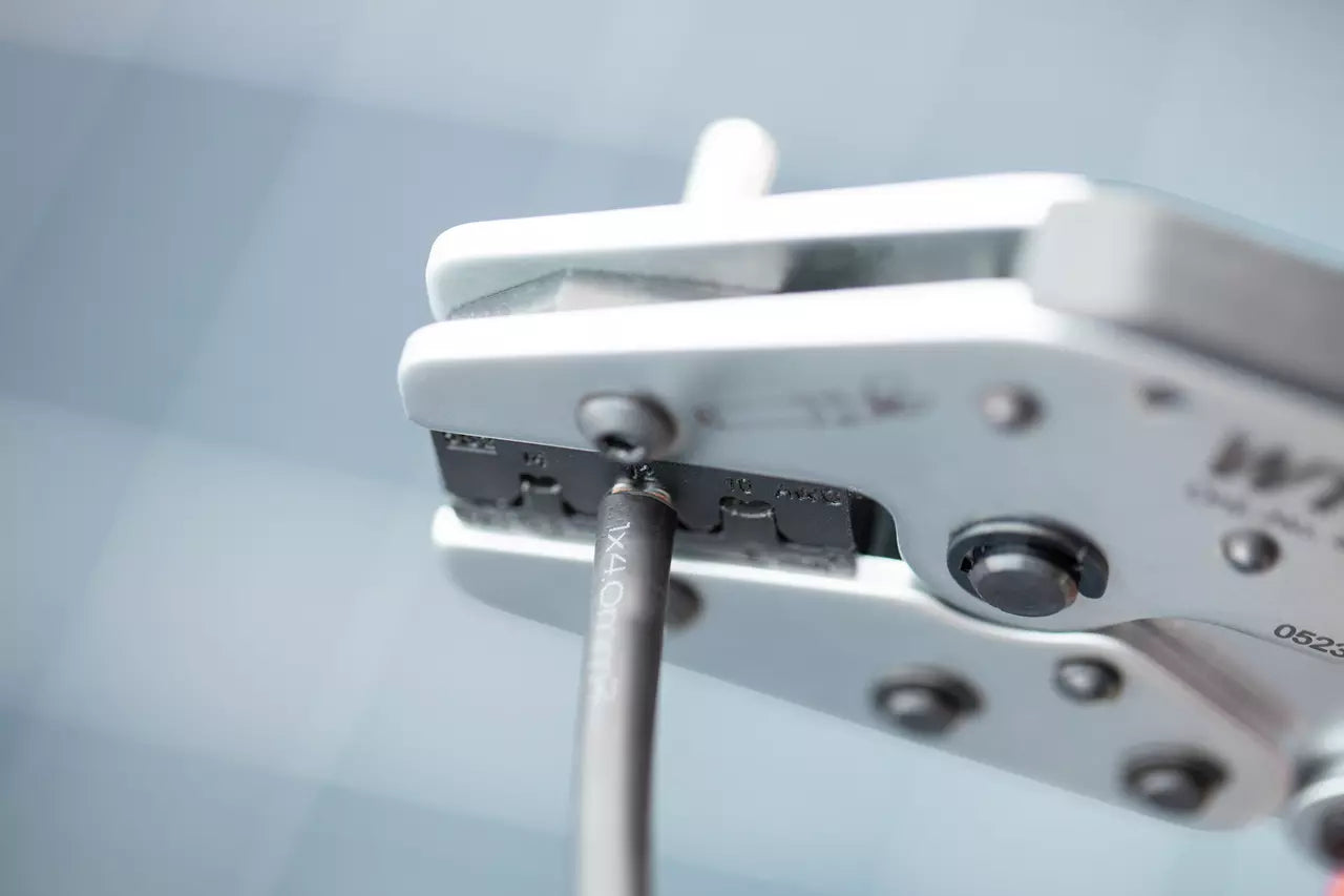 Wiha Photovoltaic Solar Crimping Tool 45796