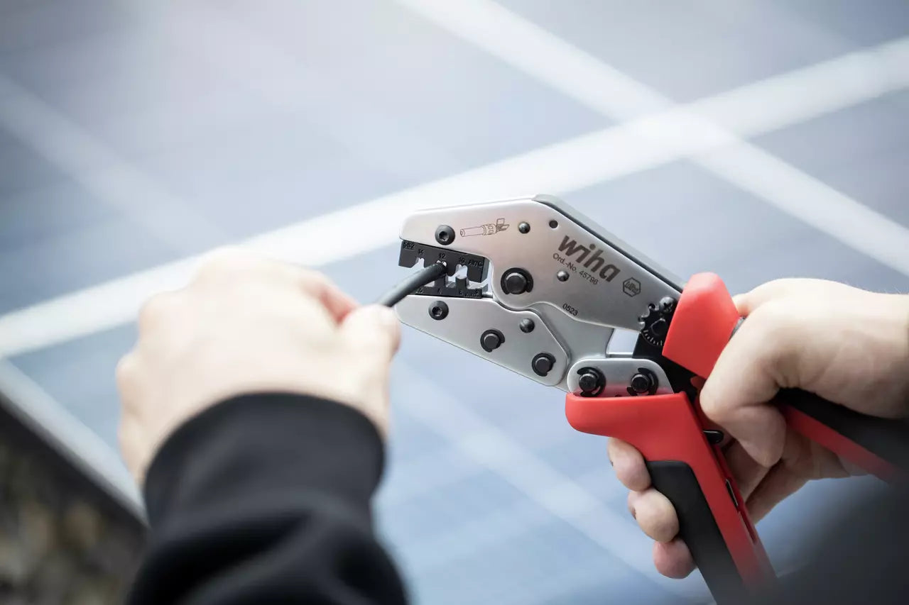 Wiha Photovoltaic Solar Crimping Tool 45796