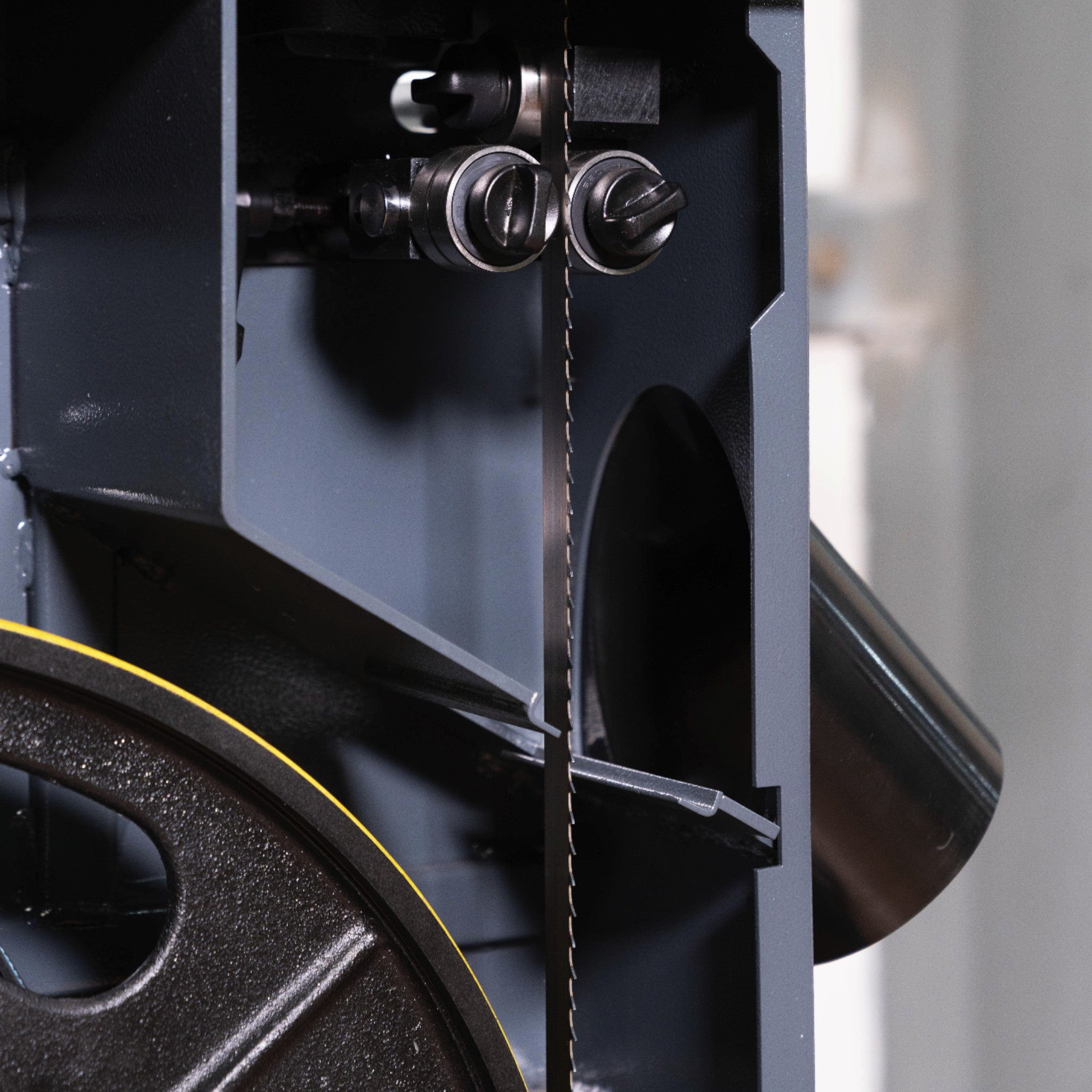 Woodfast 450mm (18") Deluxe Wood / Metal Bandsaw with Electronic Variable Speed 2.5HP 240V BS450A-EVS