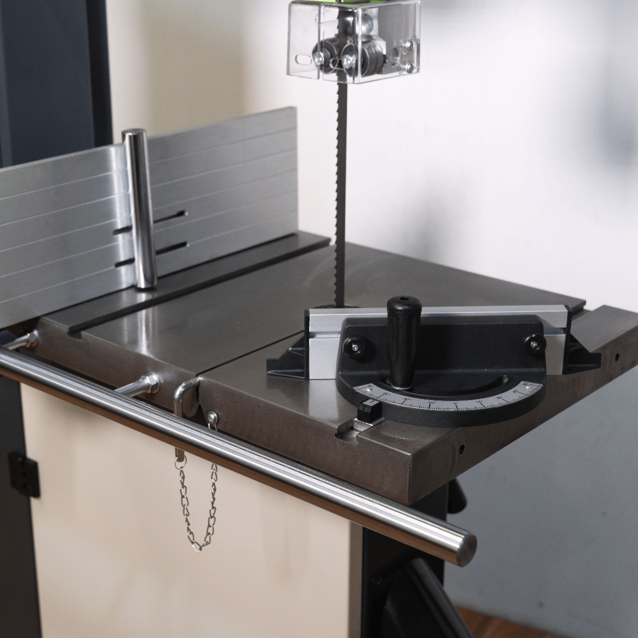 Woodfast 450mm (18") Deluxe Wood / Metal Bandsaw with Electronic Variable Speed 2.5HP 240V BS450A-EVS