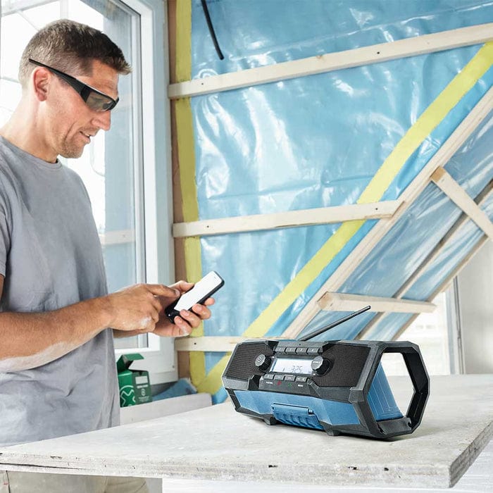 18V Jobsite FM Radio with Bluetooth® GPB 18V-2 C 06014A3040 by Bosch