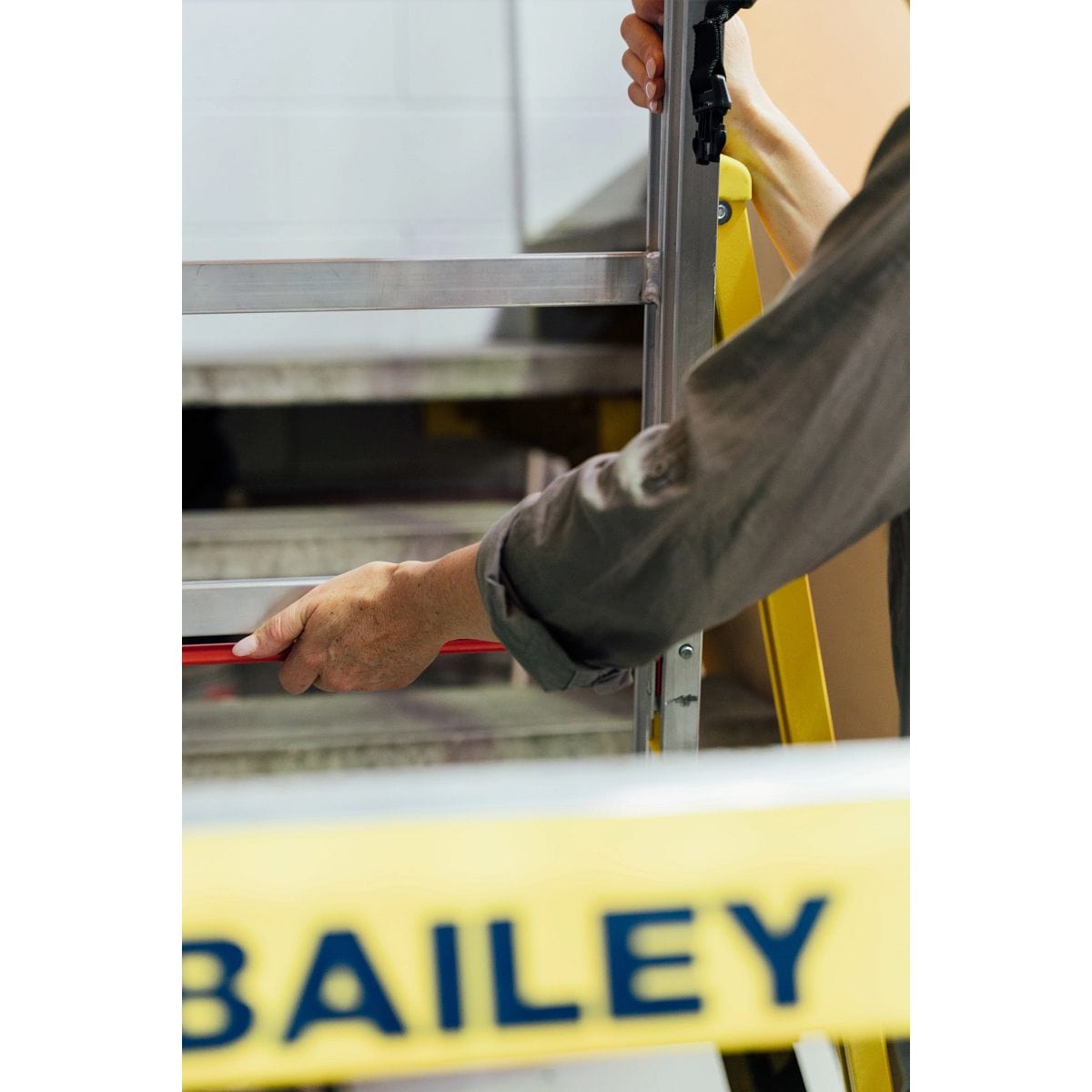 Adjustable Height Platform 3-6 Step Ladder 170Kg Bailey