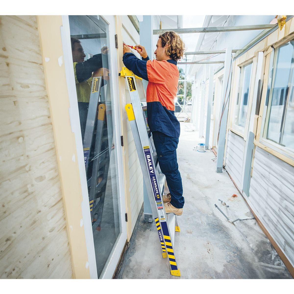 3 in 1  Lean Safe Ladder 150kg by Bailey