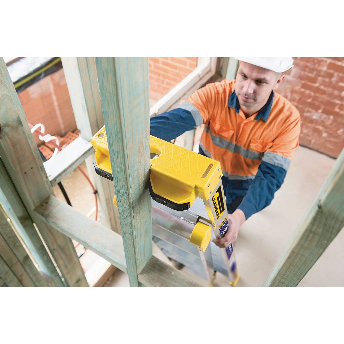 3 in 1  Lean Safe Ladder 150kg by Bailey