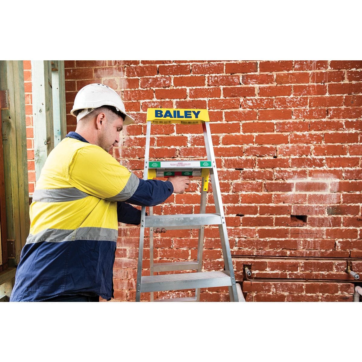 3 in 1  Lean Safe Ladder 150kg by Bailey