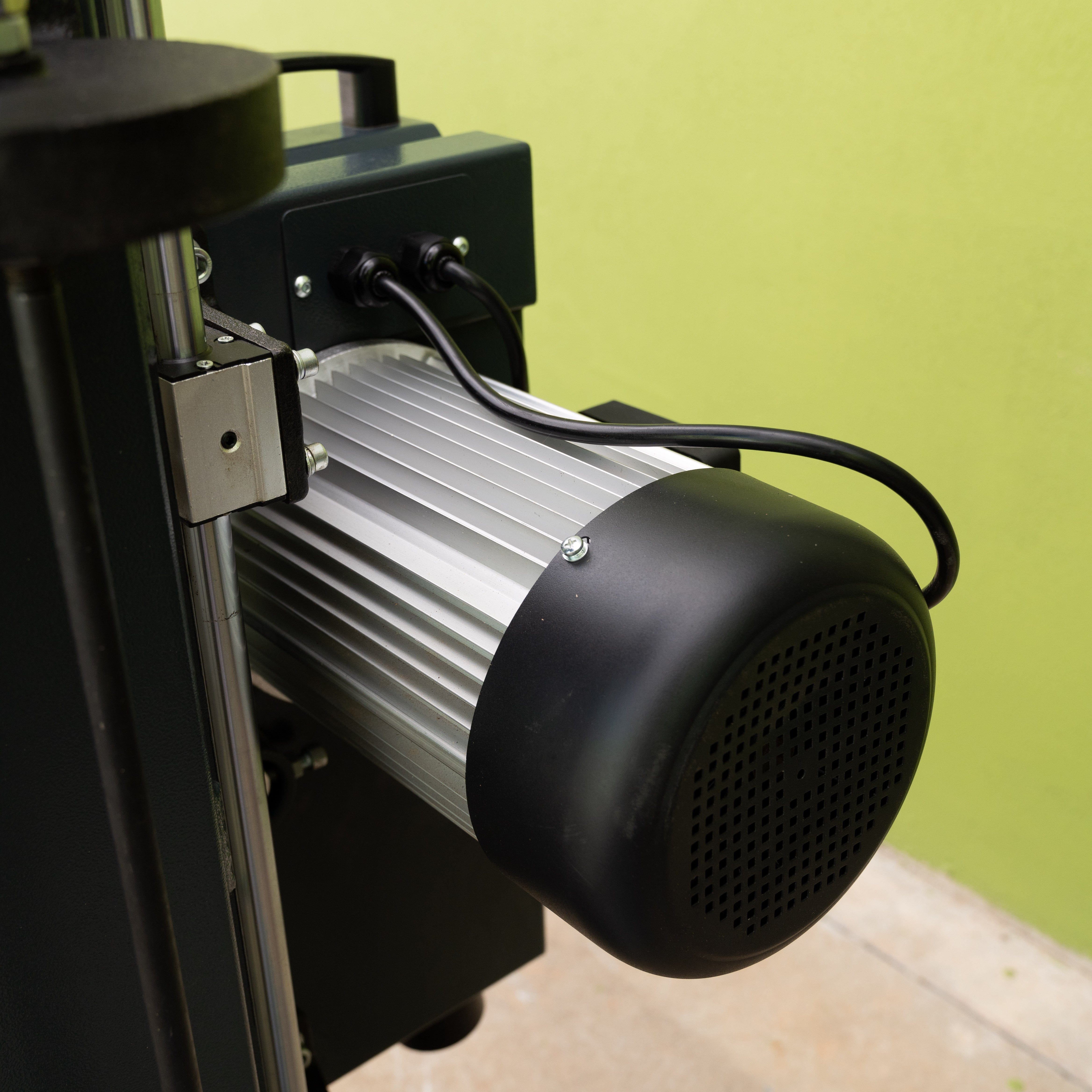 Woodfast 2.4m 3HP Sawmill 240V HB350B