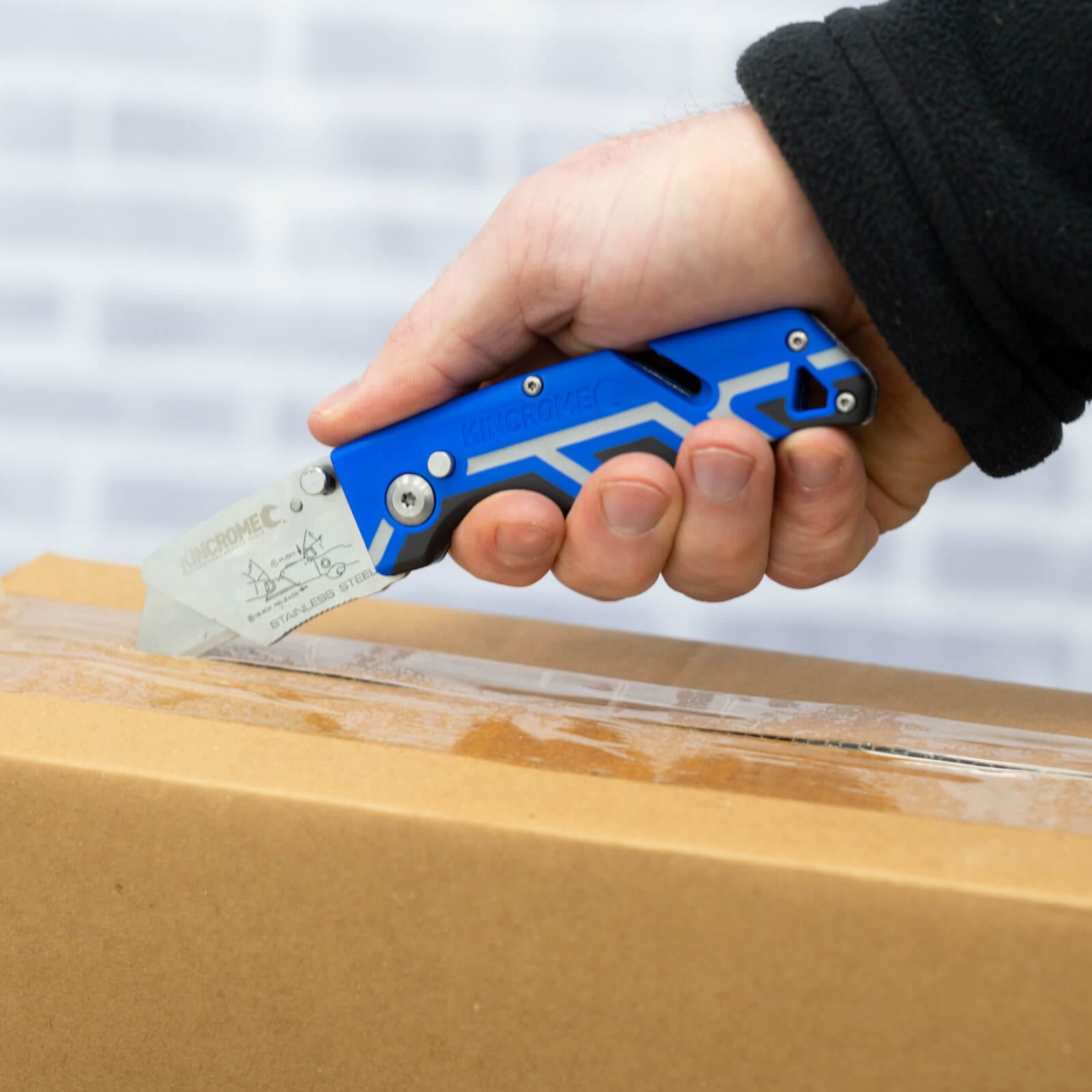 Folding Utility Knife Triple Grip Handle - K6266 by Kincrome