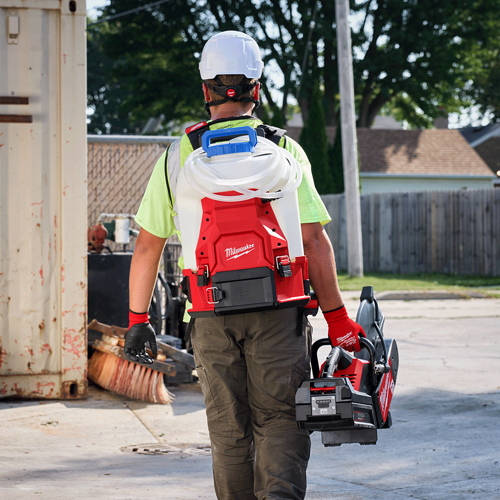 Milwaukee M18™ SWITCH TANK™ 15 Litre Backpack Water Supply with Powered Base (Tool Only) M18BPFPG2WS0