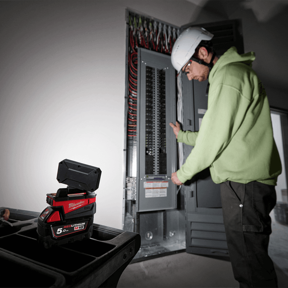 Milwaukee M18™ Compact Battery Light With USB Charging M18CBL0