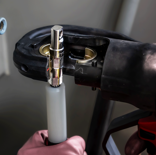 M18™ FORCE LOGIC™ 120kN Utility Crimper M18HCCT120C (Tool Only) by Milwaukee