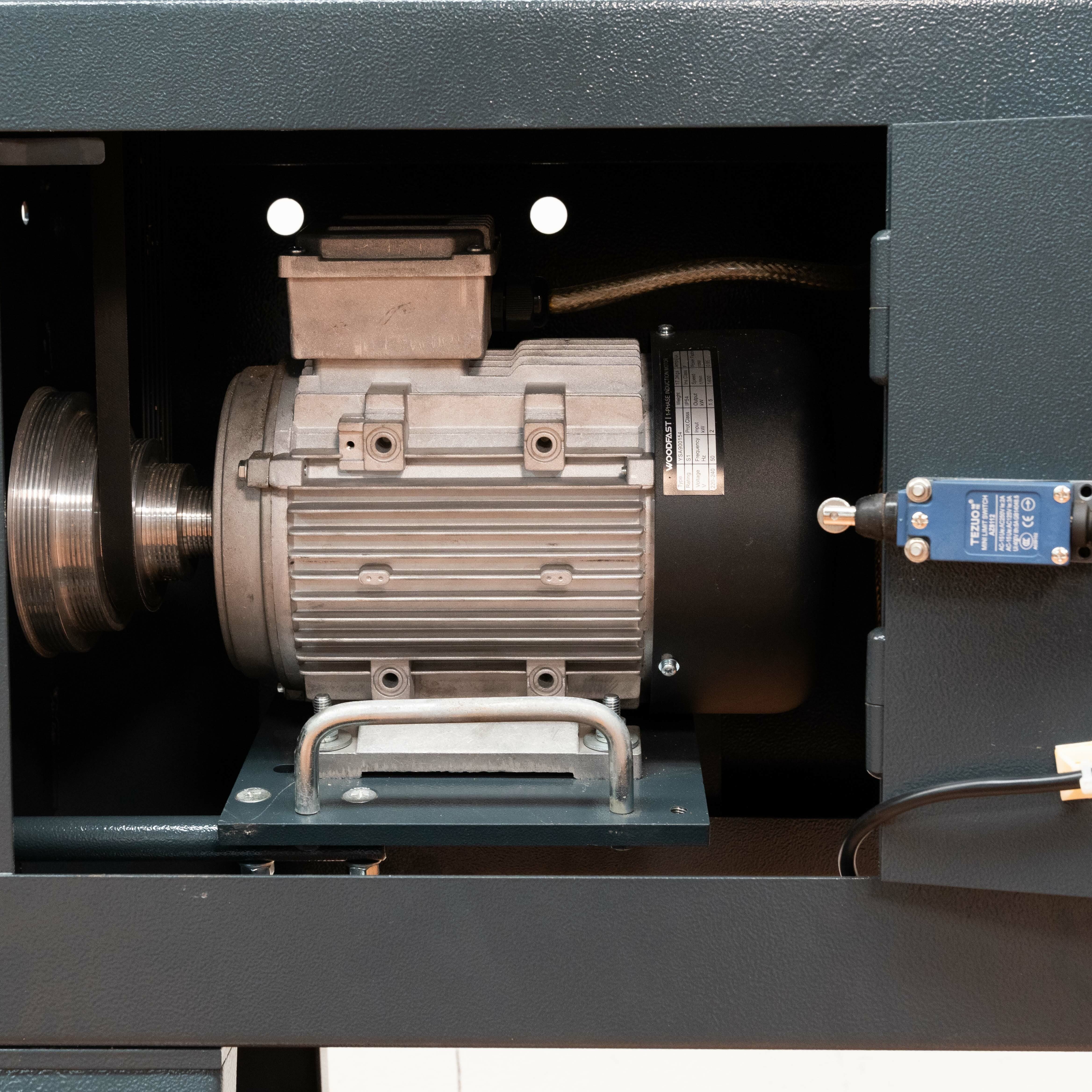 Woodfast 510mm (20") Swing x 915mm (36") Between Centres Heavy Duty Wood Lathe WL520A