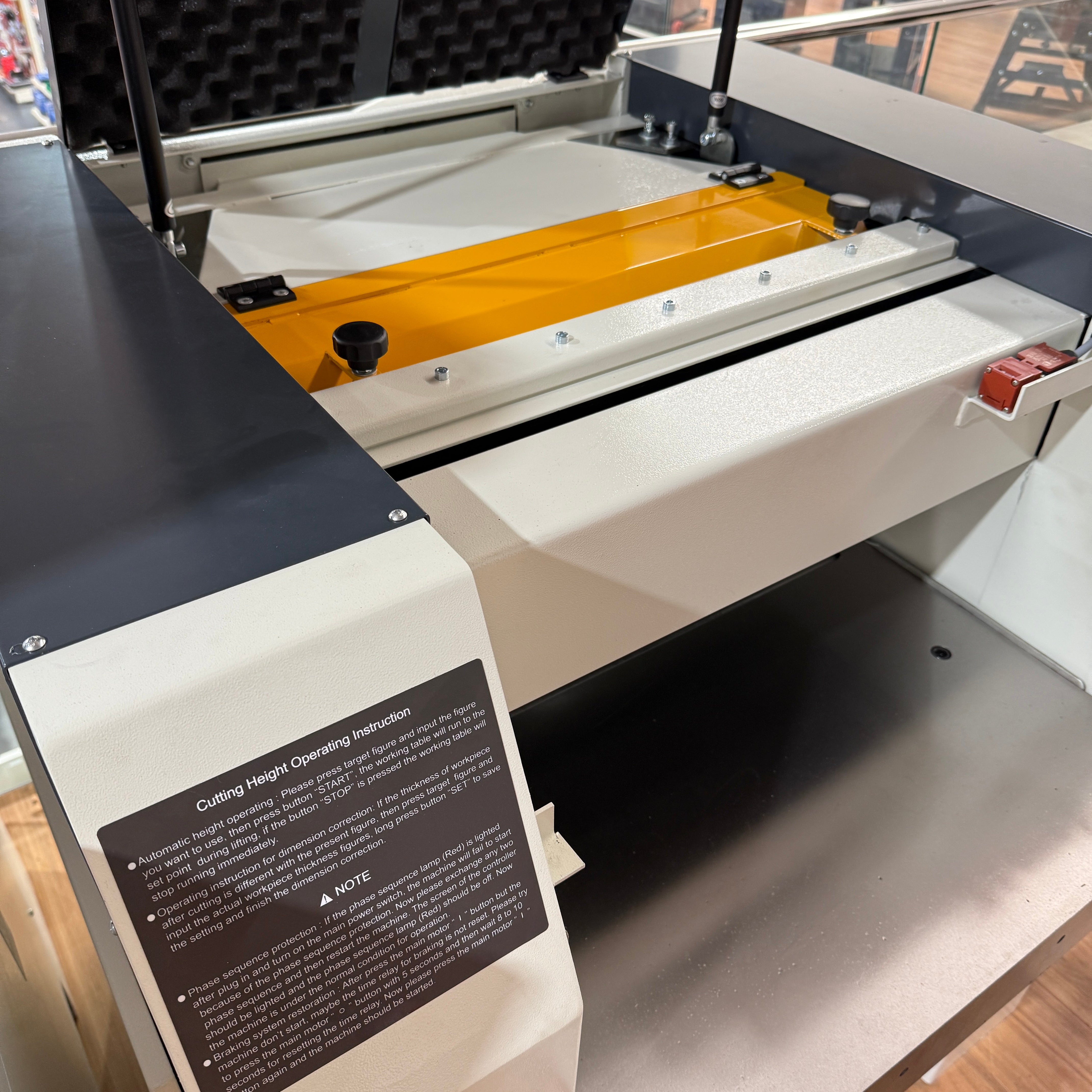 Woodfast 630mm (25") Industrial Thicknesser with Spiral Head Cutter Block 10HP 415V TH630B