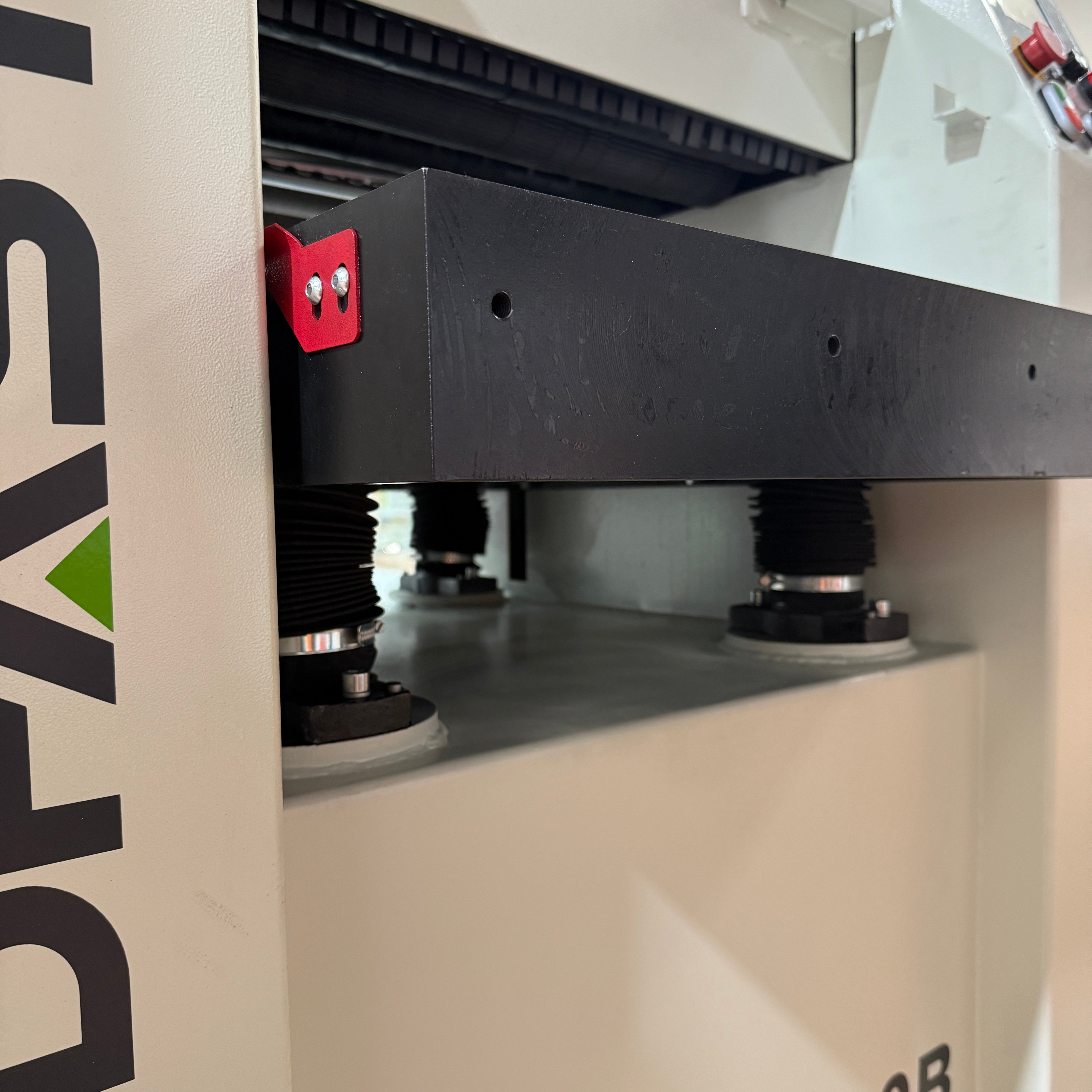 Woodfast 630mm (25") Industrial Thicknesser with Spiral Head Cutter Block 10HP 415V TH630B