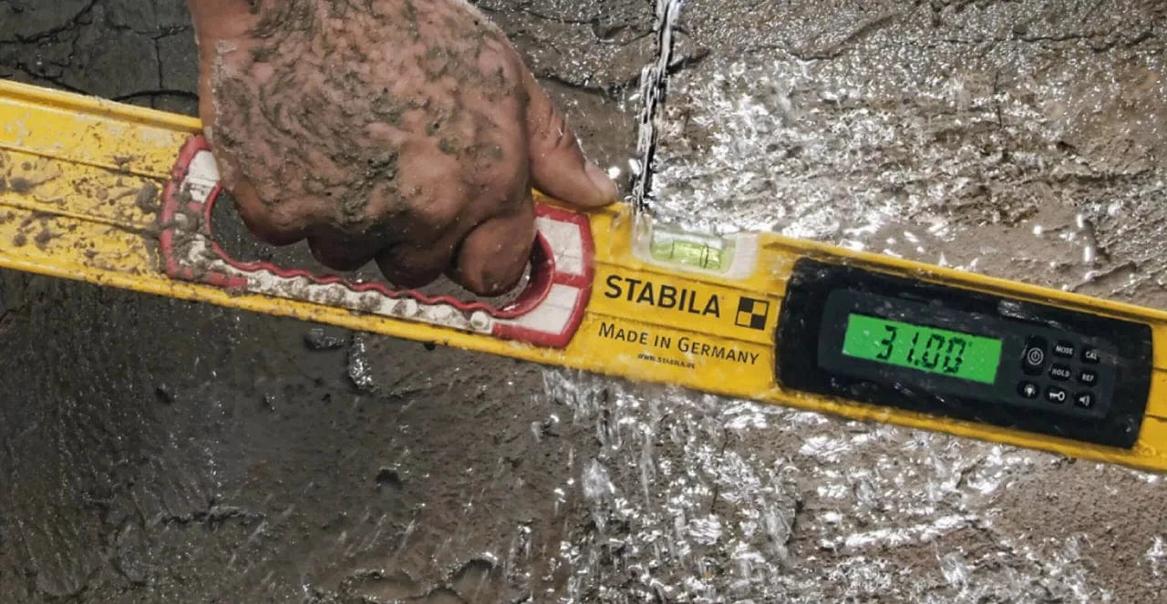TECH 196 Electronic IP 65 Electronic Spirit Level by Stabila