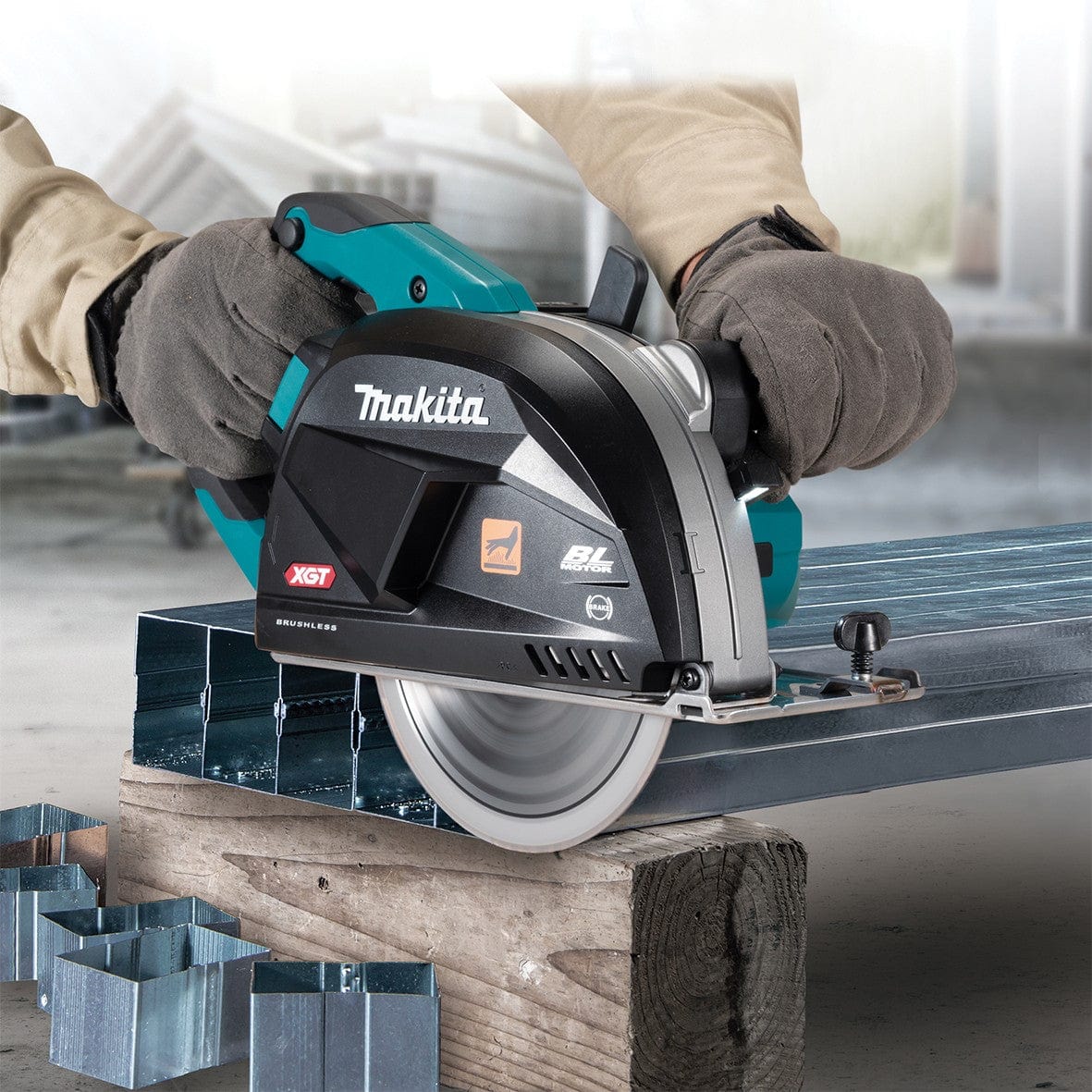 Makita 40V Max Brushless 185mm (7-1/4") Metal Cut Saw Bare (Tool Only) CS002GZ