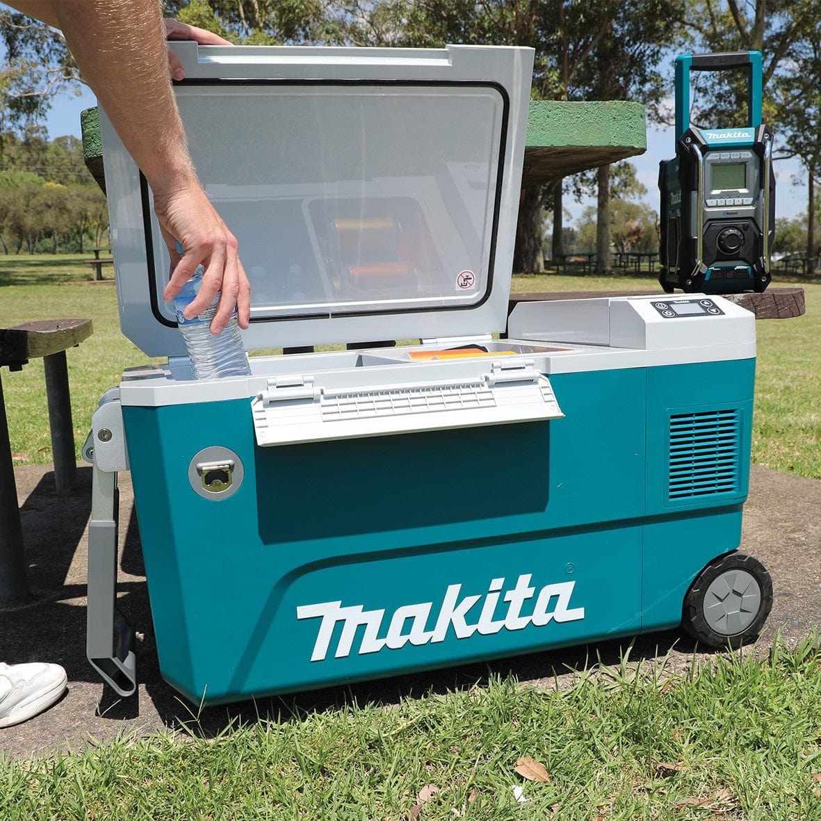 40V Max / 18V 50L Cooler & Warmer Bare CW002GZ01 by Makita