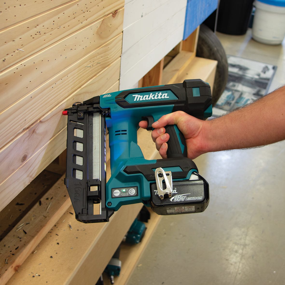Makita 18V C Brads 16G 32-64mm Straight Finishing Nailer Bare (Tool Only) DBN601Z