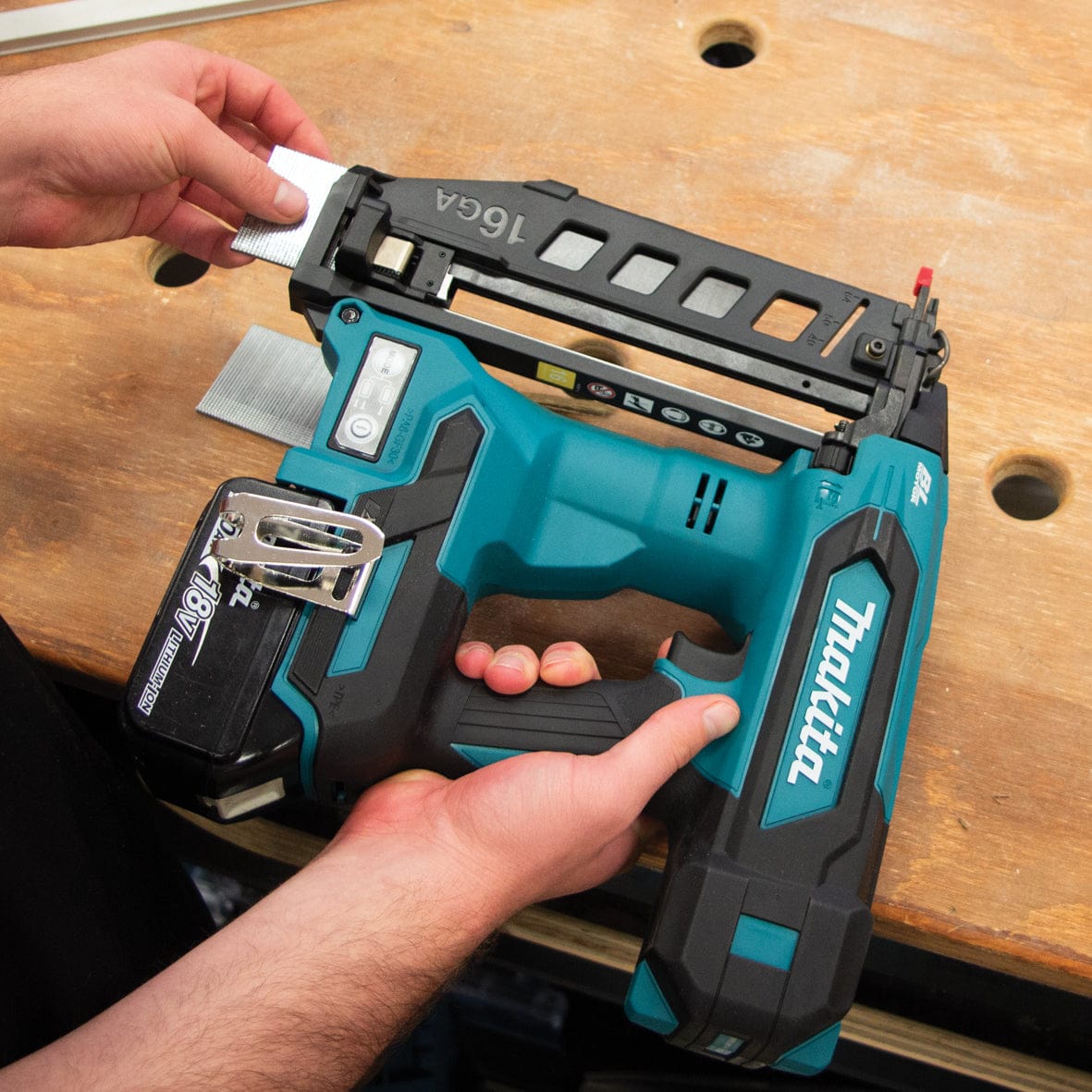Makita 18V C Brads 16G 32-64mm Straight Finishing Nailer Bare (Tool Only) DBN601Z