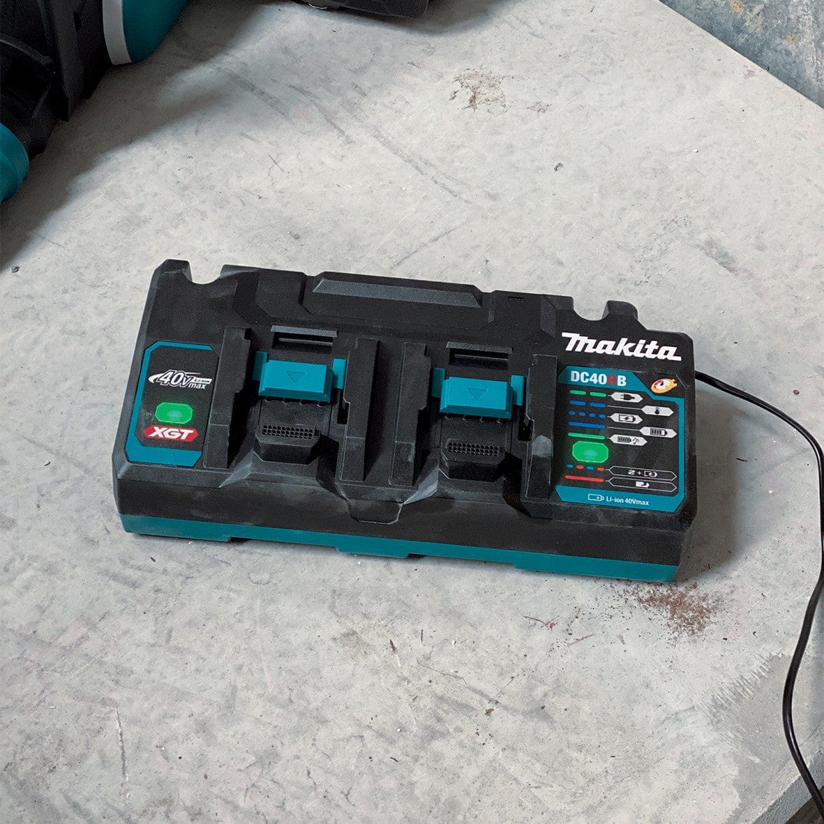 40V Max Dual Port Rapid Charger DC40RB by Makita