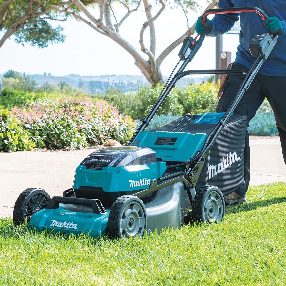 Makita 18Vx2 534mm (21") Brushless Lawn Mower Bare DLM535Z