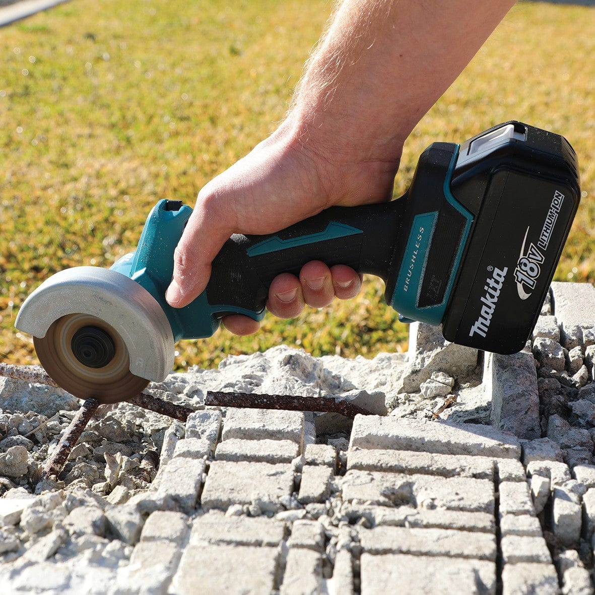 18V Brushless Compact 76mm Cut Off Saw Bare DMC300Z by Makita