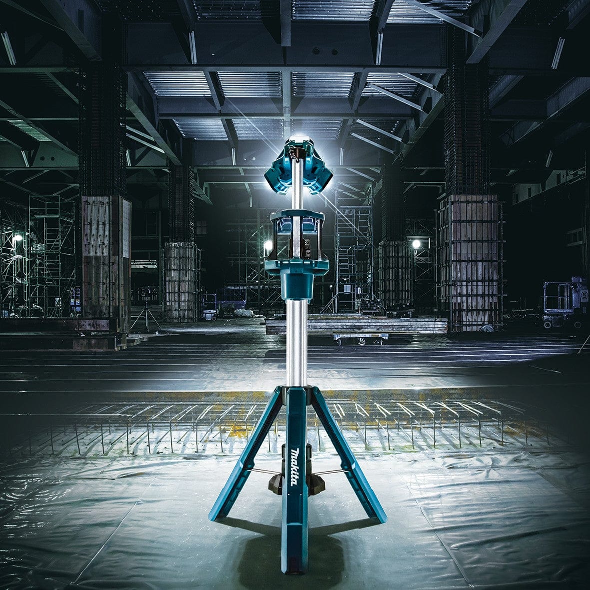 18V Tower Light DML814 by Makita