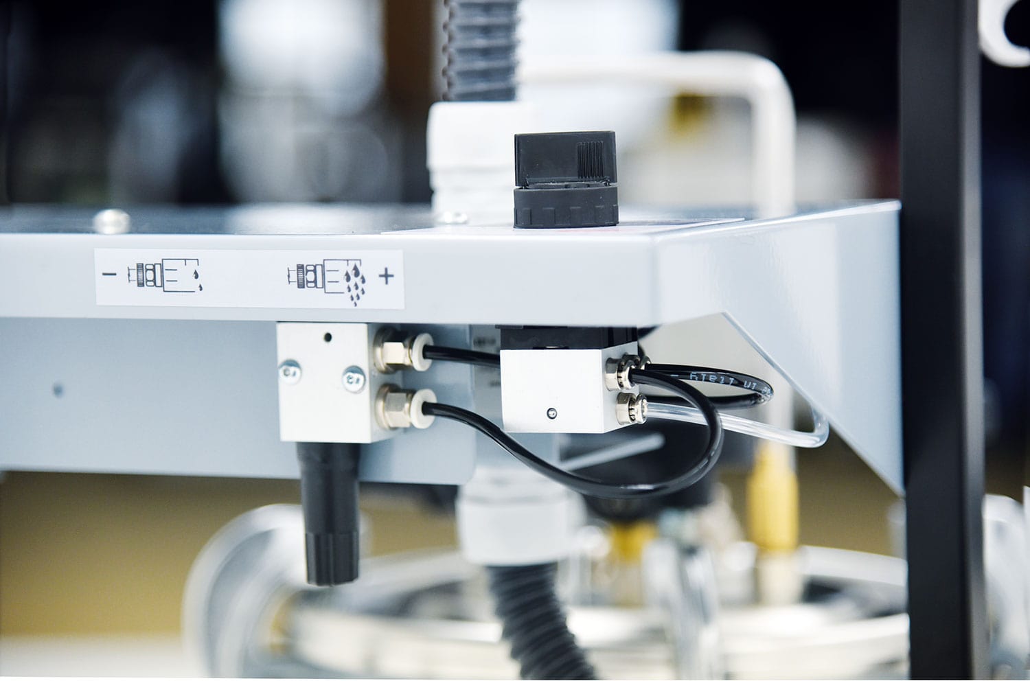 12Kg Pneumatic Metered Stainless Steel Glue Feeder Tank for PVA Metered Nozzle with Trolley 0165 by Pizzi