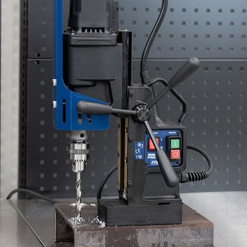 HOLEMAKER Magnetic Base Drill, Cap: 55mm DIA X 75mm - HMPRO55 by ITM