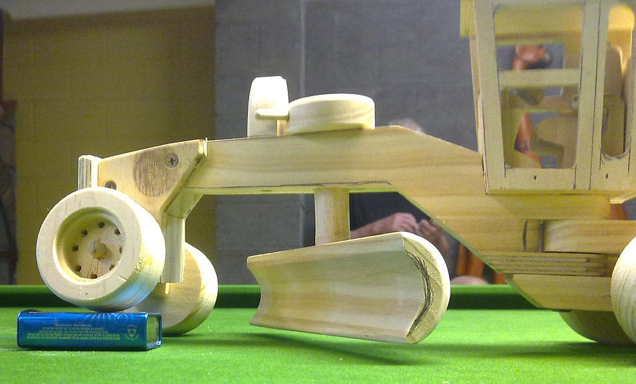 Grader Articulated, Wooden Toy Plan & Pattern