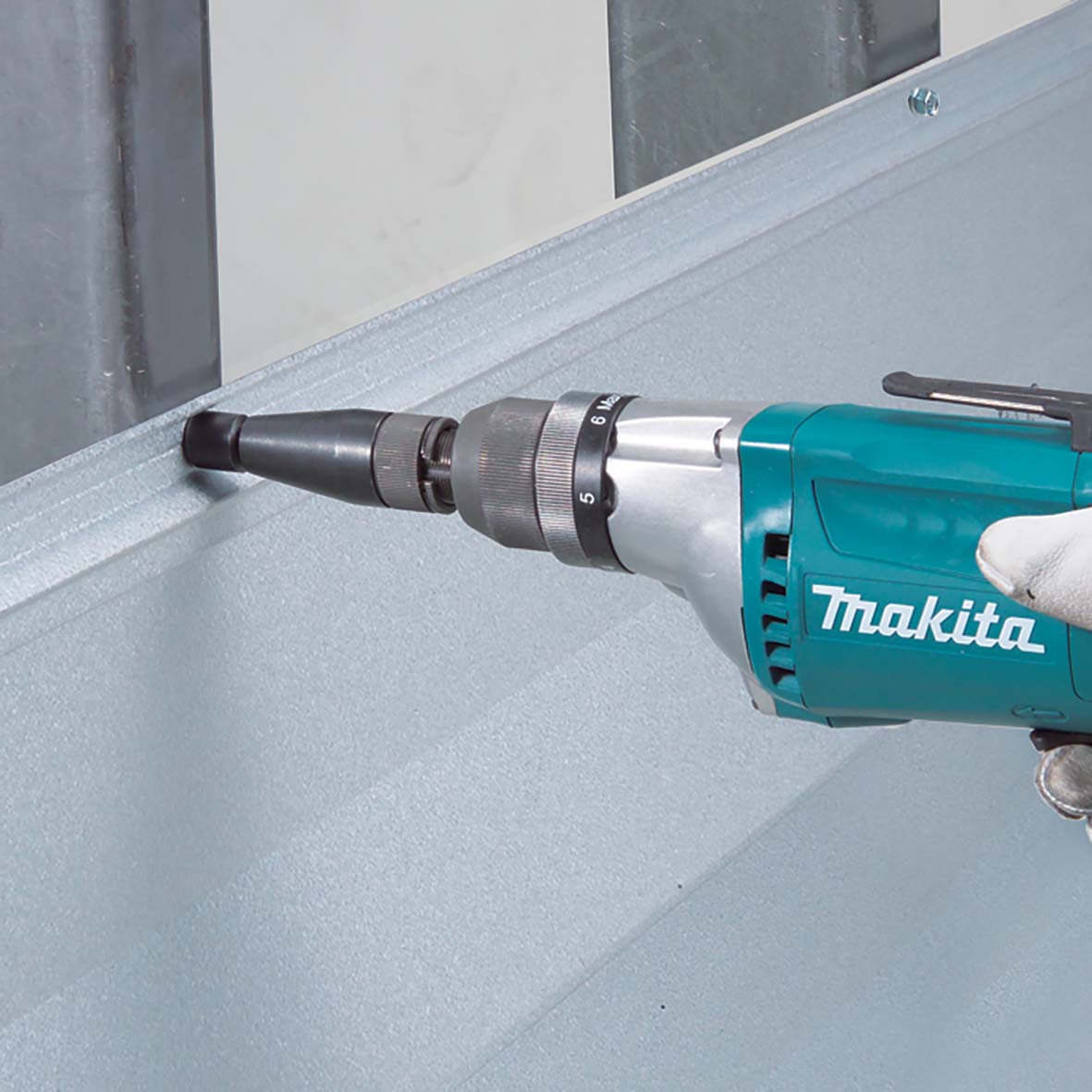 570W 6.35mm (1/4") Drywall Screwdriver FS2700 by Makita