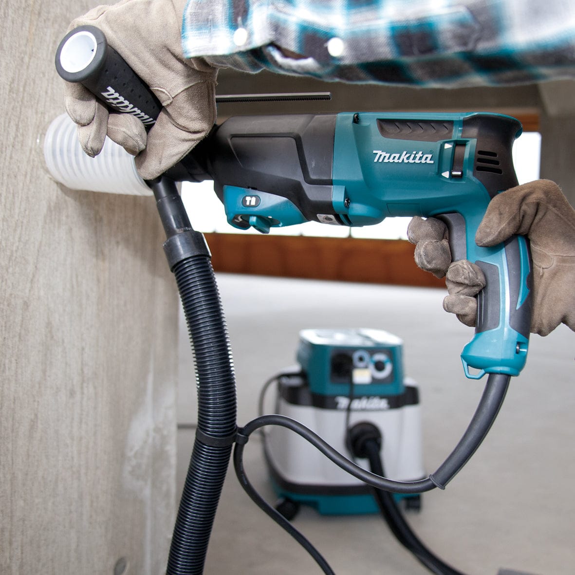 Makita 26mm SDS Plus Rotary Hammer HR2670FT