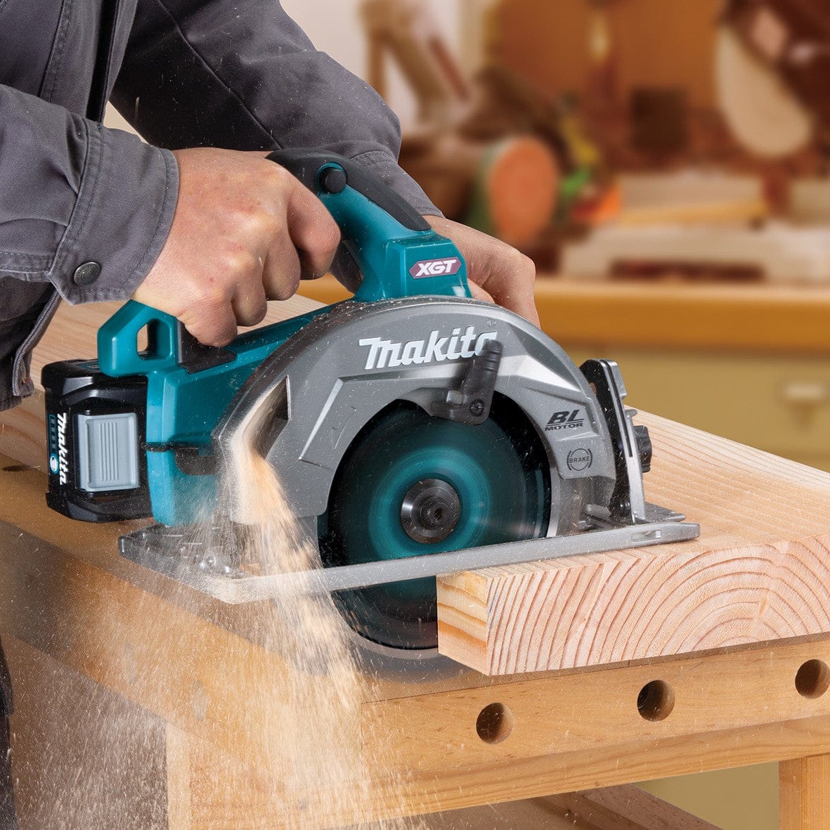Makita 40V 4.0Ah 185mm (7-1/4") Brushless AWS* Circular Saw Kit HS003GM201