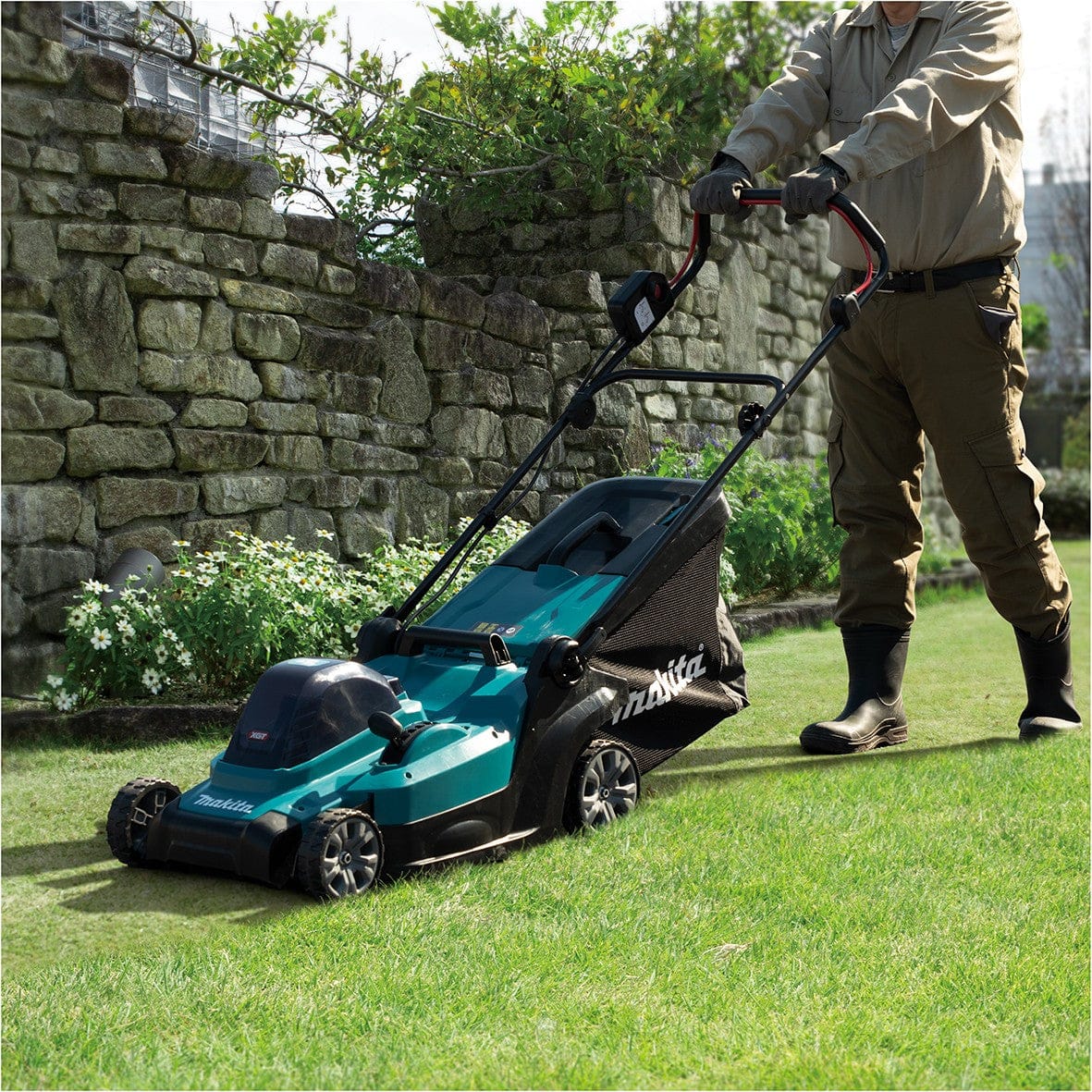 Makita 40V Max 430mm Lawn Mower LM004GZ