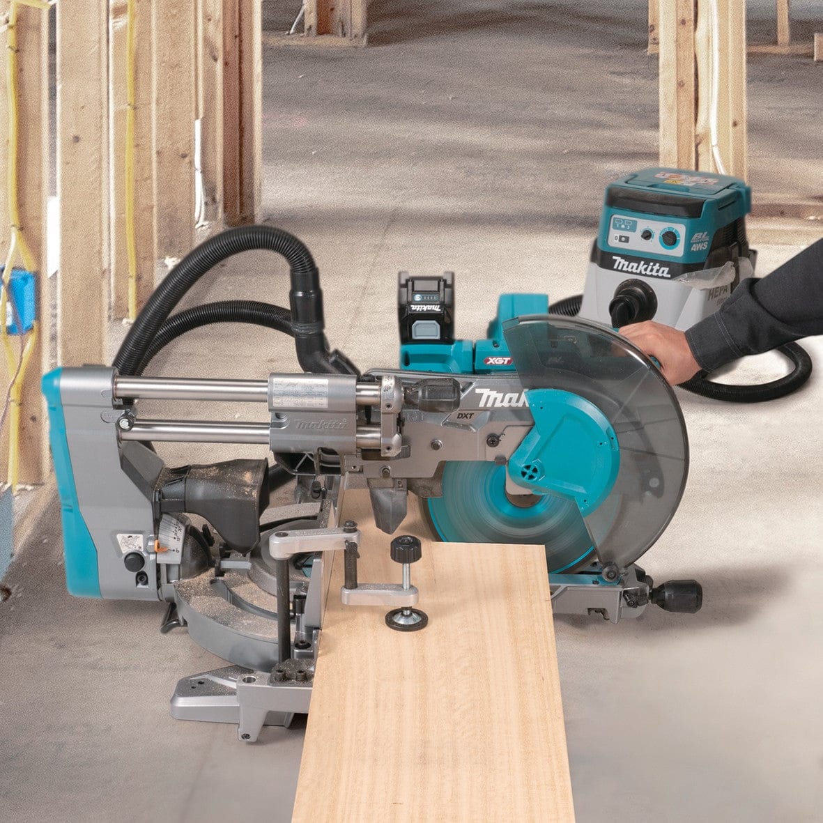 Makita 40V Max Brushless 305mm (12”) Slide Compound Saw LS003GZ