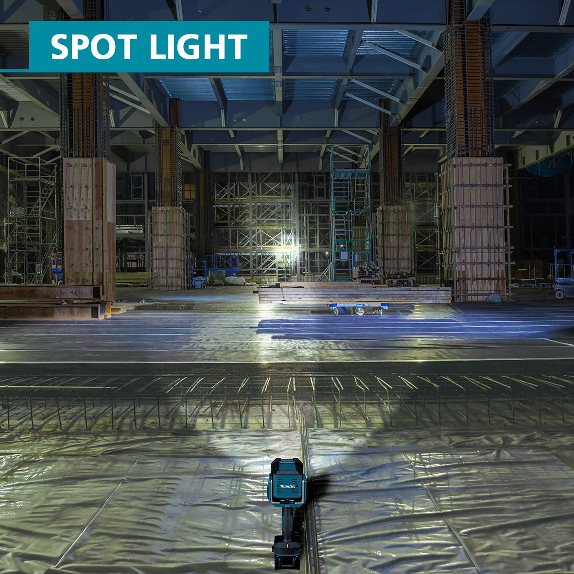 Makita 40V Max Long Distance Flashlight ML007G