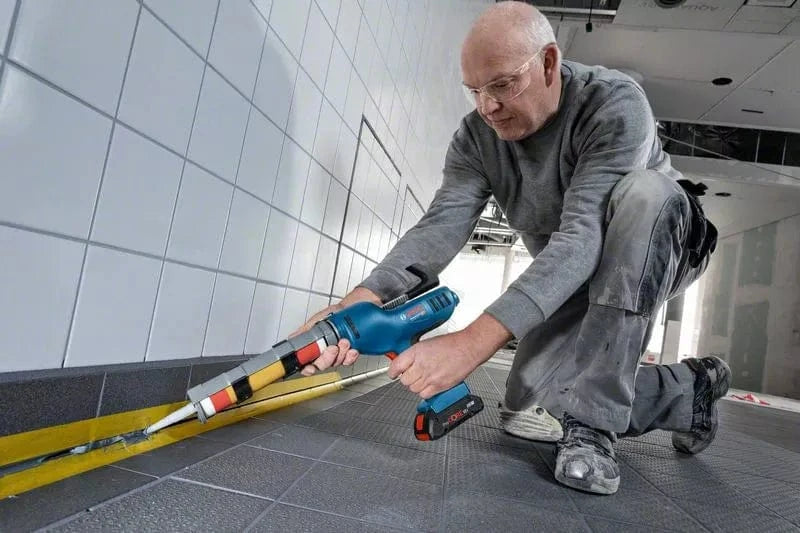 Cordless Caulk Gun 18V 310ml - GCG 18V-310 by Bosch