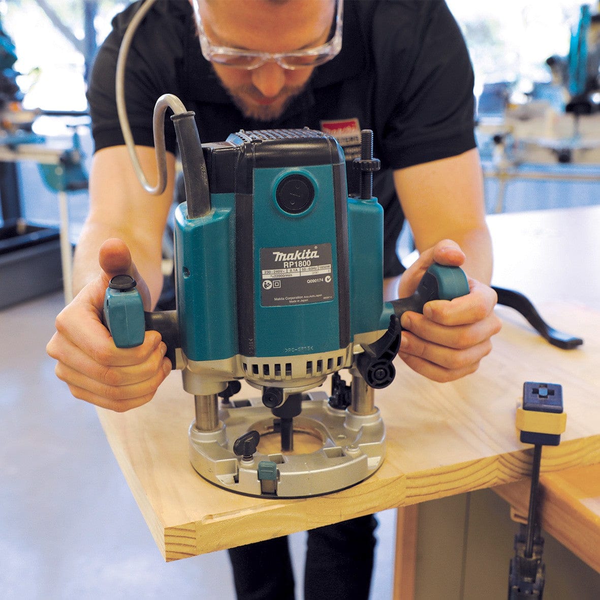 1850W (1/2") Router Plunge RP1800X05 by Makita