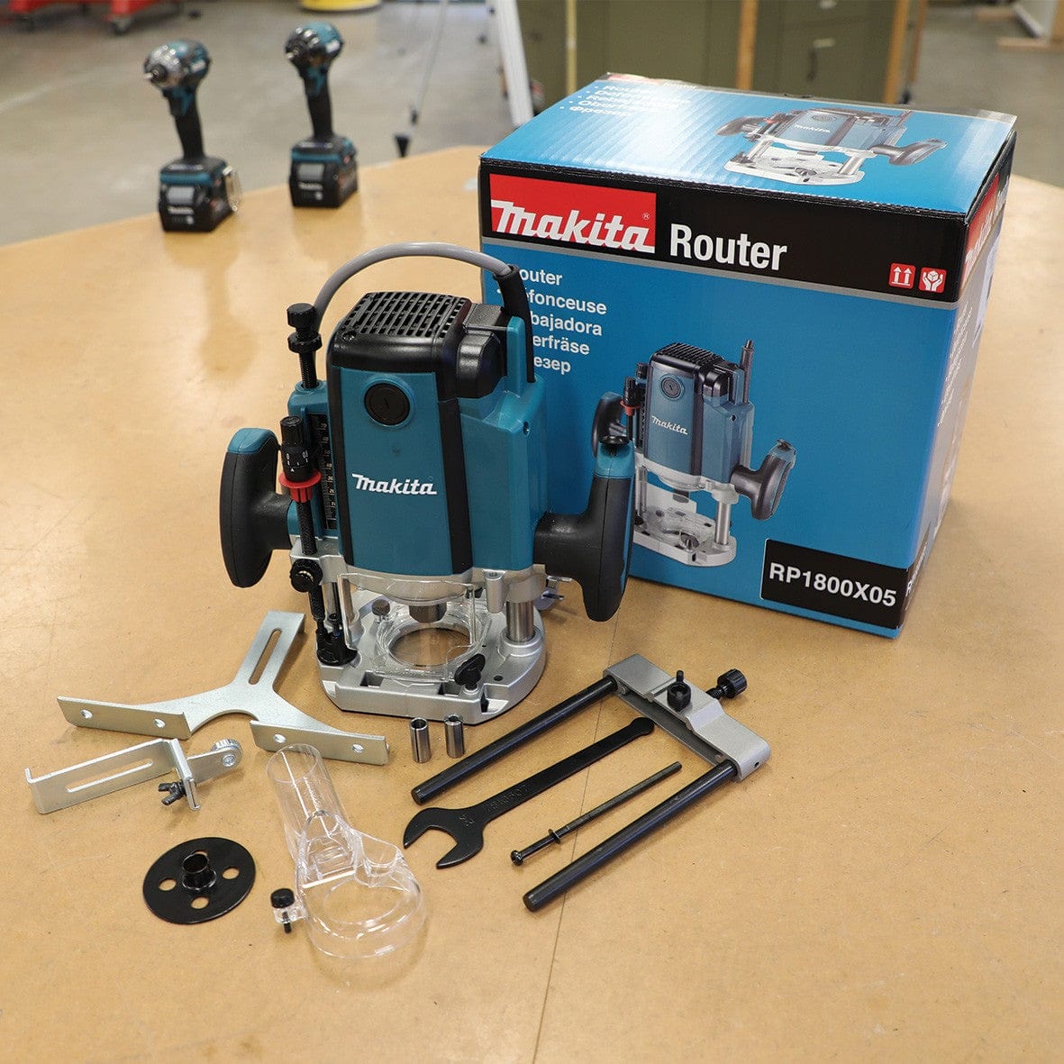 1850W (1/2") Router Plunge RP1800X05 by Makita