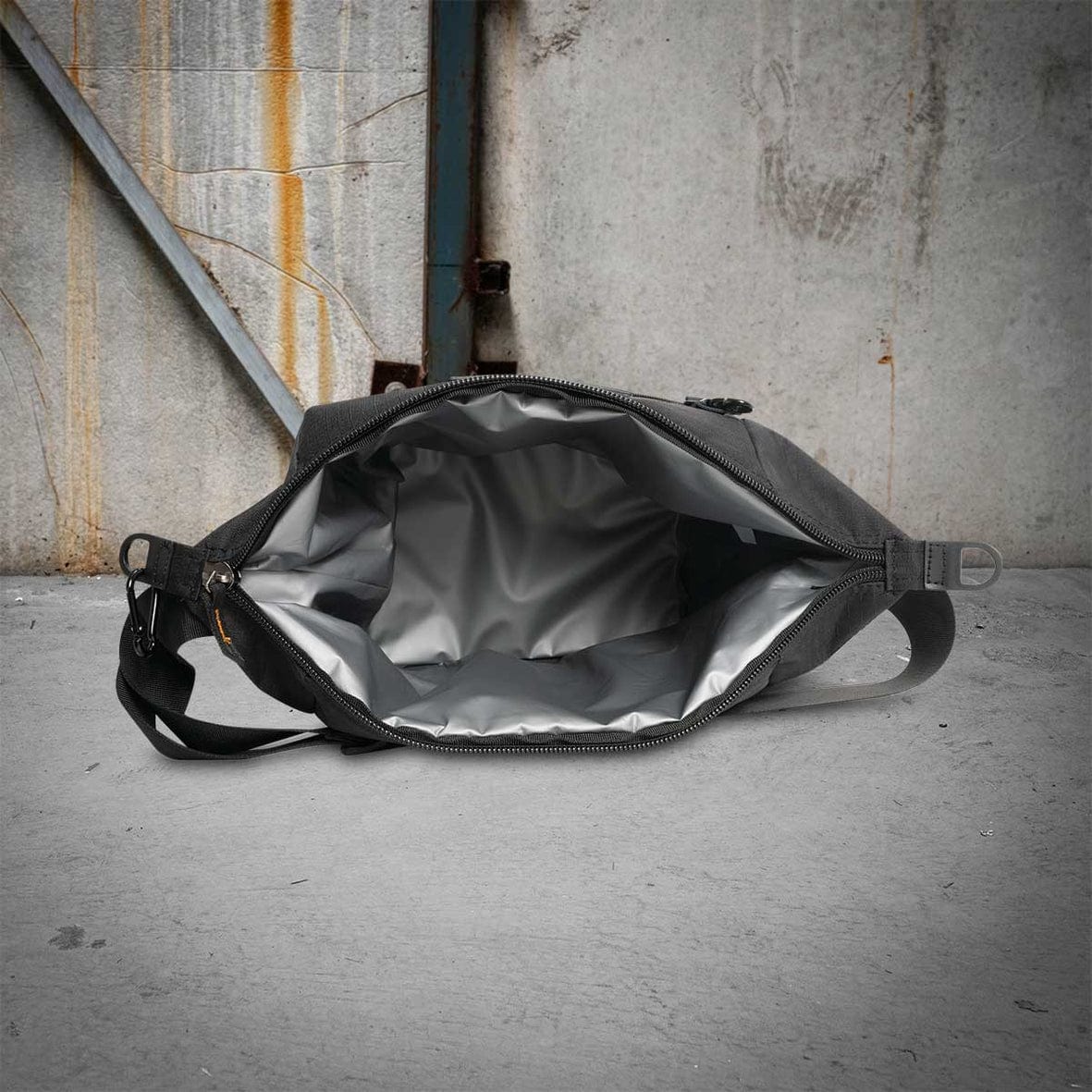 Insulated Black Crib Bag RX05L106BK by Rugged Xtremes