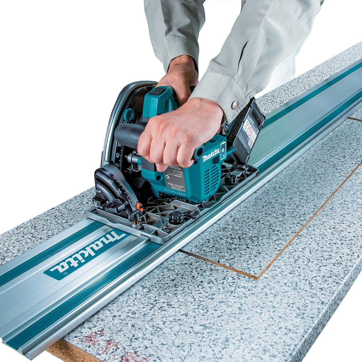 Makita 40V Max Brushless 165mm (6-1/2") Plunge Cut Saw Kit With Guide Rail SP001GM201T