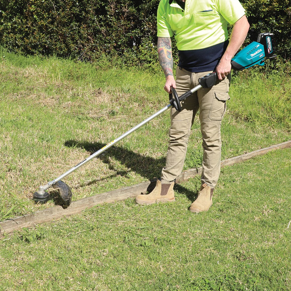 Makita 40V Max Brushless Brushcutter Kit UR017GM102