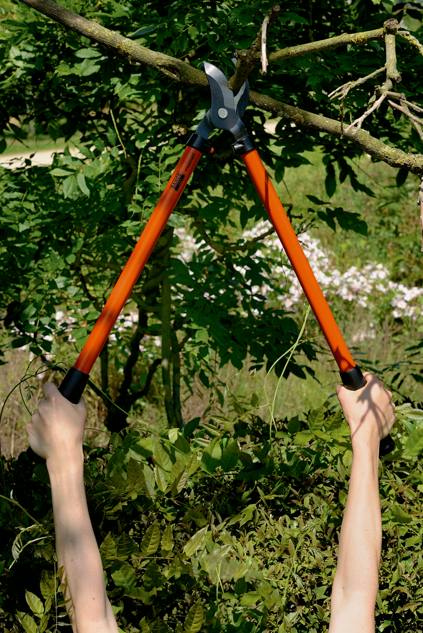 600mm 35mm Bypass Loppers with Steel Handle P140-F by Bahco