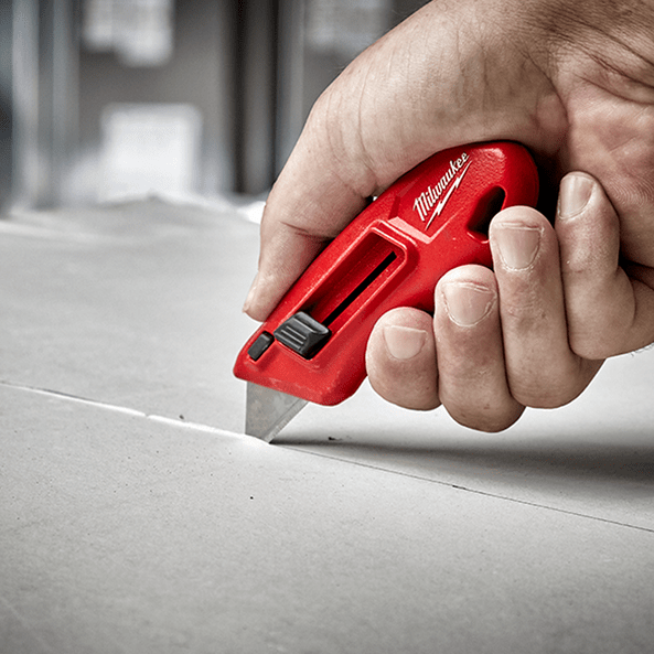 Compact Side Slide Knife 48221511 by Milwaukee